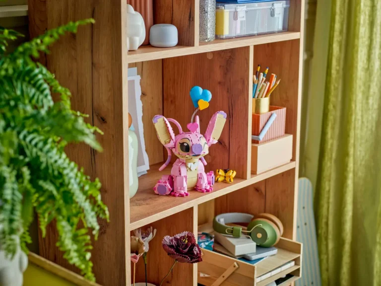 LEGO Angel 43257 set shelf by LEGO®