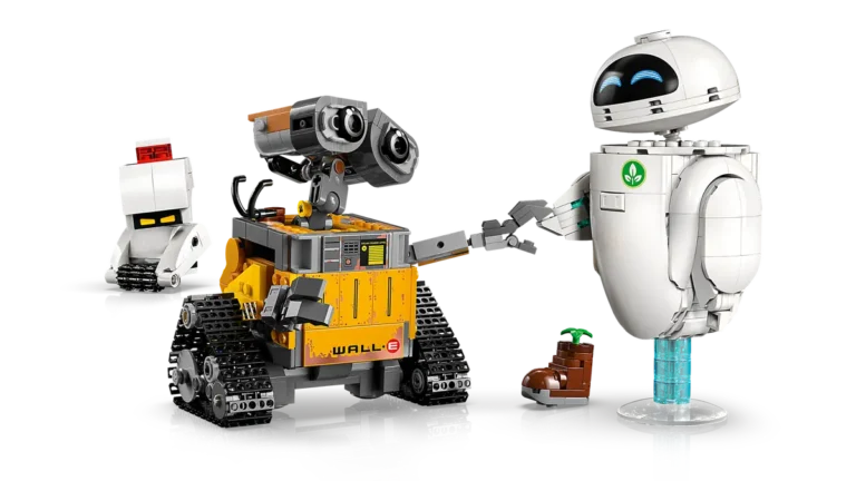 LEGO Disney WALL-E and EVE 43279 Review - Holding Hands by LEGO®