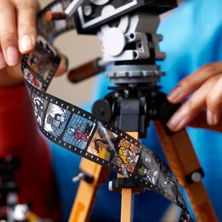 LEGO Walt Disney Tribute Camera 43230 Set - Strips